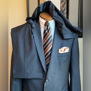 Jos. A. Bank All Wool Dark Gray 2 Piece Suit Size 46XL Slacks W42” L33”